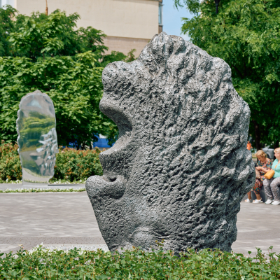 “AWARENESS”: KYIV UNVEILS ARTWORK AS A SYMBOL OF GRATITUDE TO TERRITORIAL DEFENSE