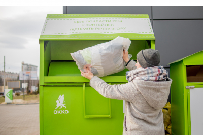 ОККО разом із клієнтами зібрали 213 тонн одягу для переселенців